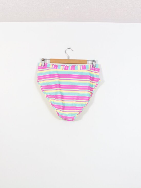 *Jessica Simpson Bikini Set - Picture 9 of 9